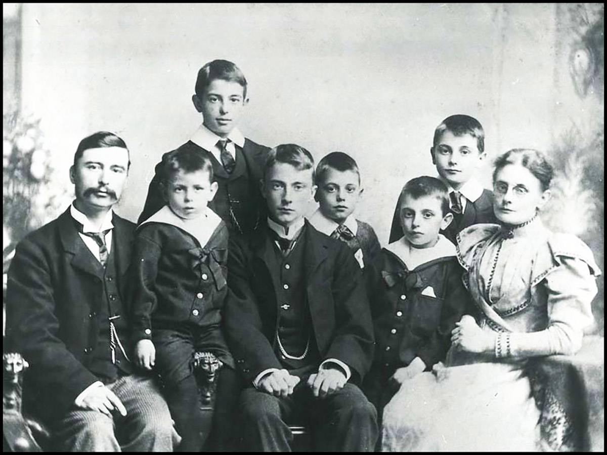 Edward Thomas and family, 1890s.